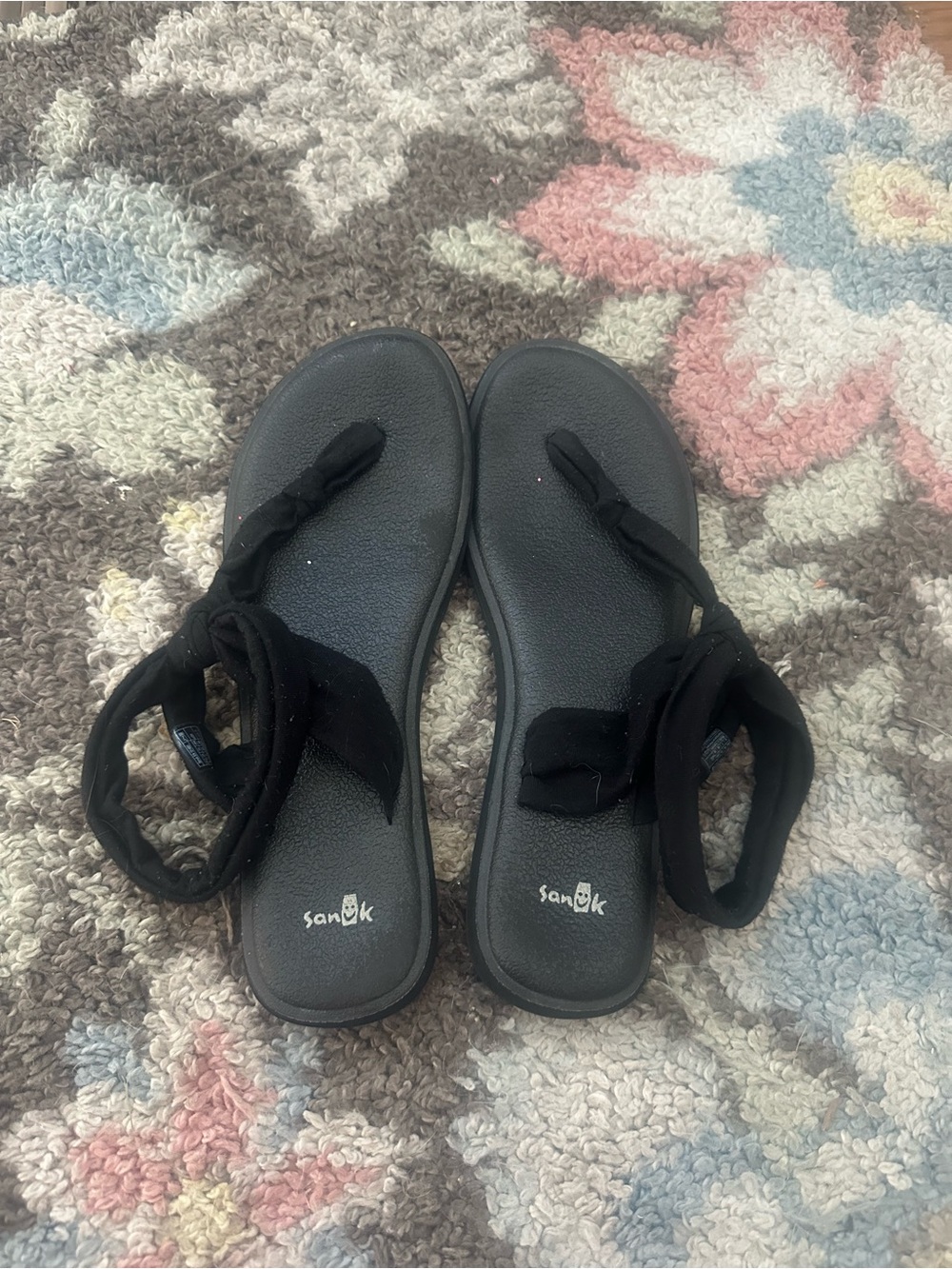 Sanuk Women's Black Wrap Toe Loop Sandals